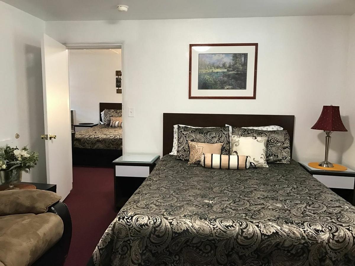 Holiday Motel Bend Extérieur photo