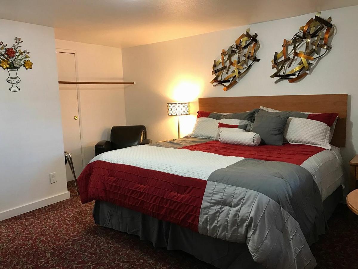 Holiday Motel Bend Extérieur photo